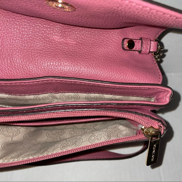 Michael Kors Bedford Pebbled Leather Crossbody Bag - Picture 7 of 8